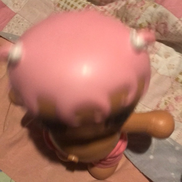 a laloopse doll with shorts and a the belly button - Picture 3 of 4